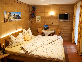 Gästezimmer Nr. 1 im Gästehaus Nestle in Schönau am Königssee mit schönen Gästezimmern