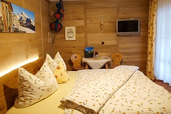 Gästezimmer Nr. 1 im Gästehaus Nestle in Schönau am Königssee mit schönen Gästezimmern